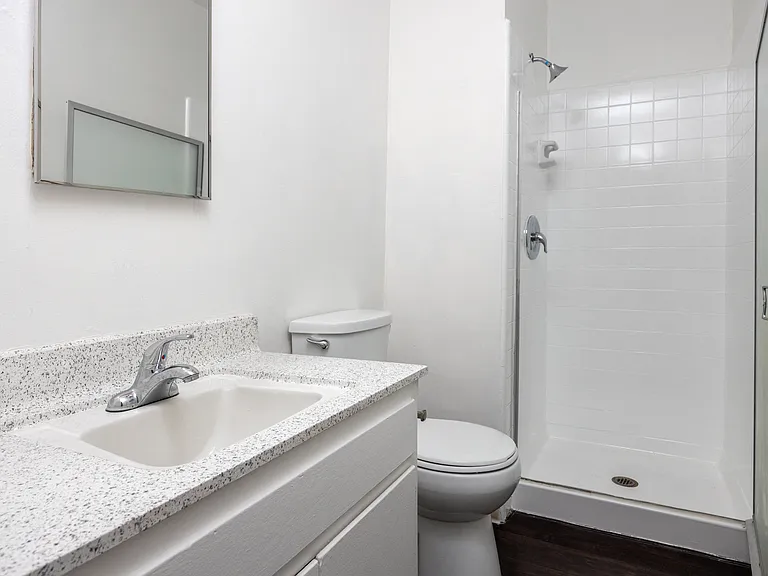 Prospect Plaza Apartments — Photo 17