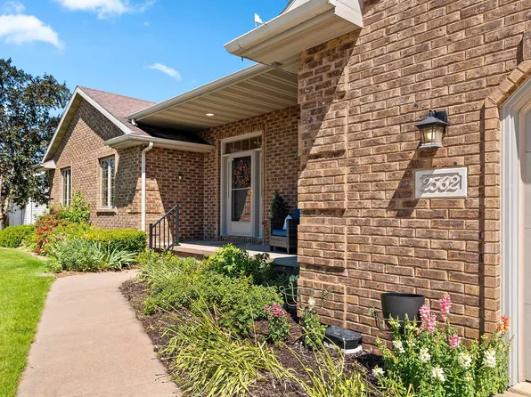 2562 Rebecca Ann Dr, New Franken, WI 54229