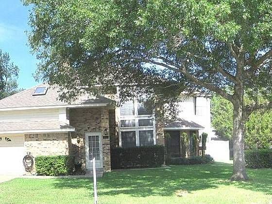 1st image of 911 Eisenhower Dr