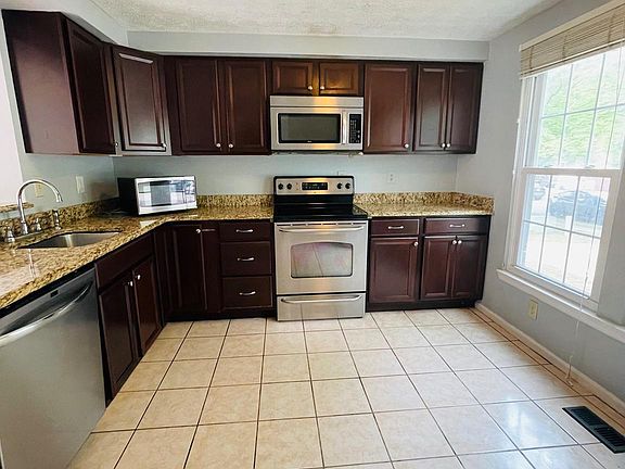 4th image of 6253 Hammett St