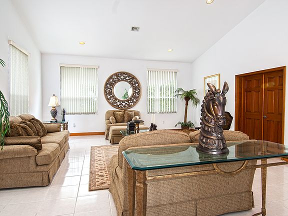 4th image of 693 Golden Beach Dr
