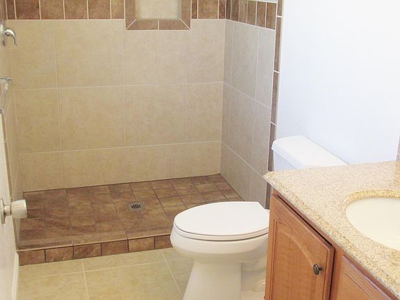 4th image of 665 Knobhill Ln
