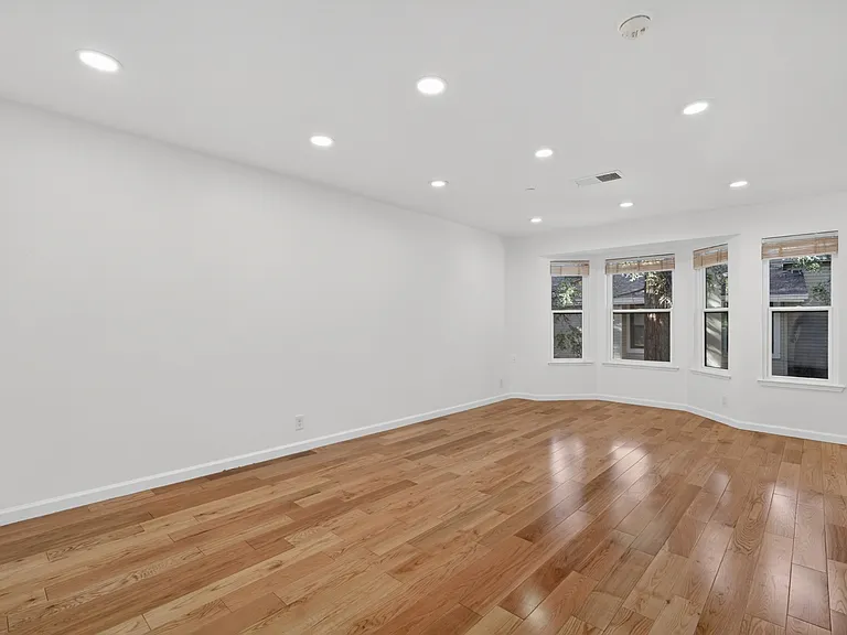 935 La Mesa Ter #1 — Photo 4