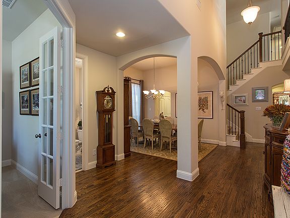 5th image of 1606 Grove Dr