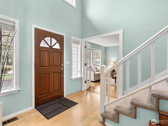 4th image of 3515 Gainsborough Court SE