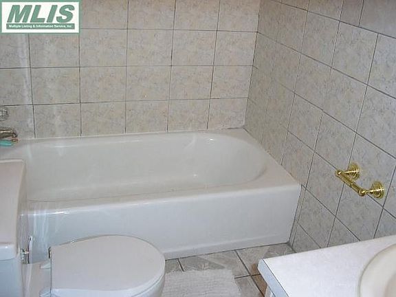 5th image of 1505 Gladys Dr