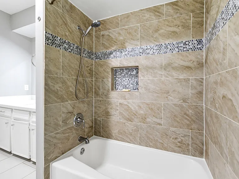 7902 Lichen Ln — Photo 34