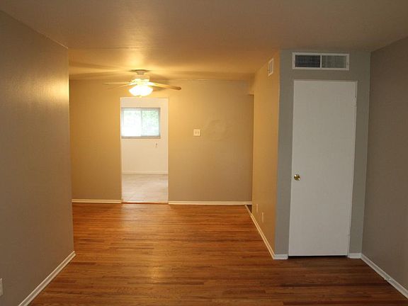3rd image of 1112 Indian Trails Dr APT C