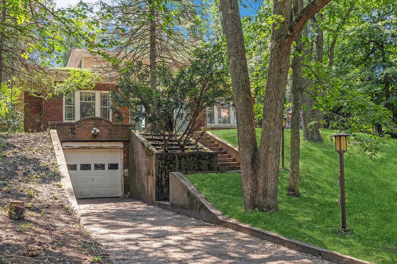 1815 Ridgemoor Dr photo 1