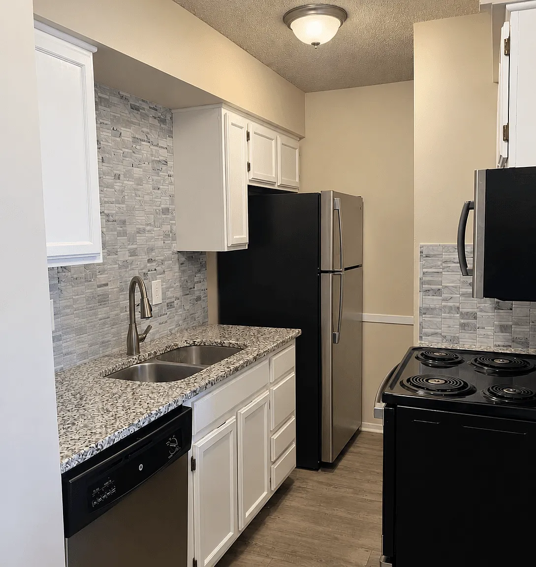 Midland Court Apartments — Photo 1