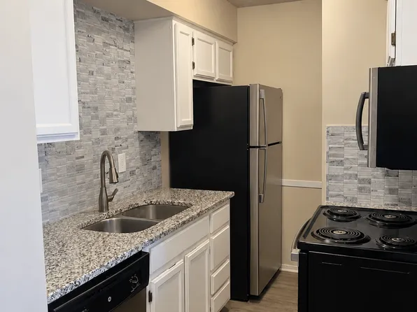 Midland Court Apartments
