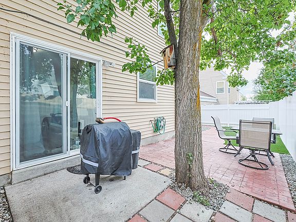 3rd image of 761 E Gables Ln