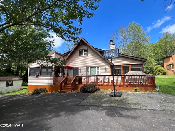 9 Grandview Dr, Lake Ariel, PA 18436