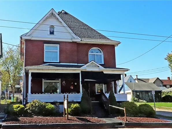 428 N Pittsburgh St, Connellsville, PA 15425