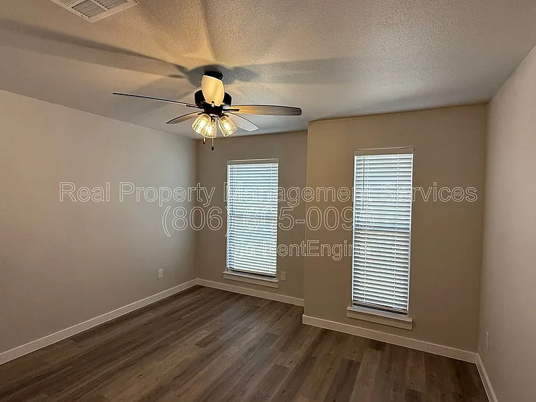 2915 Tractor Ave — Photo 8