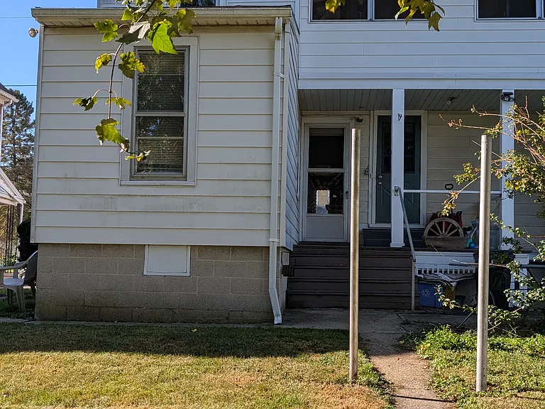 556 Baer Ave #1 — Photo 9
