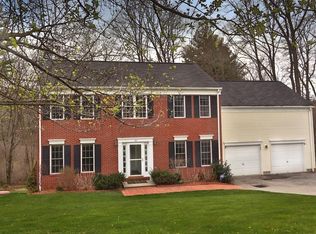 10 Spindle Tree Ln, Amesbury, MA 01913