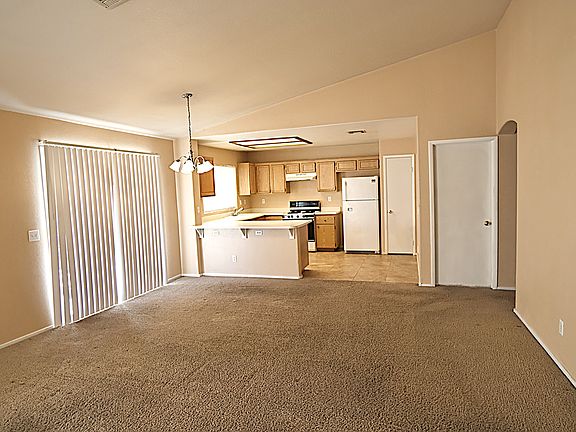 4th image of 425 Don Fernando Cir