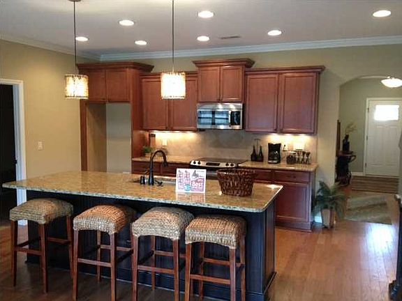 2nd image of 2710 Waterhaven Dr #39