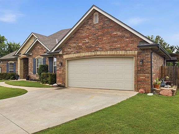 3rd image of 424 Treyton Pl