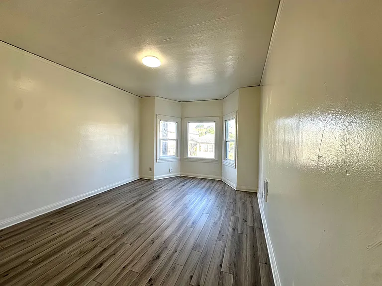 742 E 21st St #1 — Photo 6