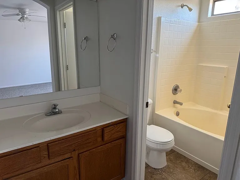 8144 W Watkins St — Photo 18