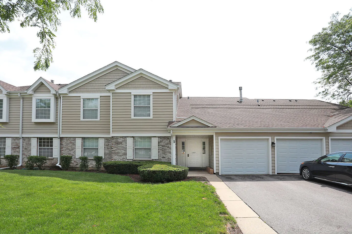 2 bed, 1000 sqft, $2,195 — Photo 1