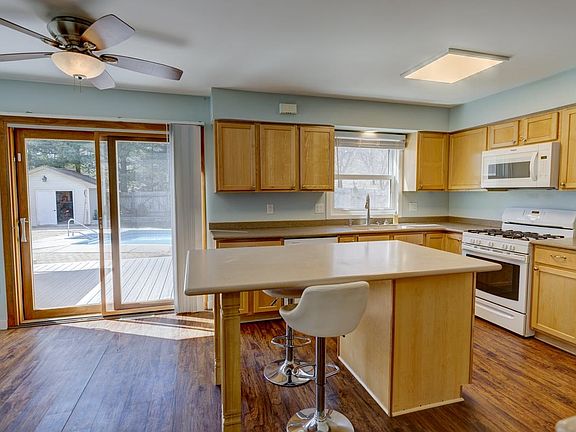 4th image of 5310 Valley Dr