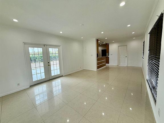 3rd image of 5070 SW 11th Street
