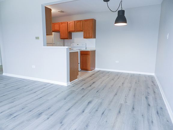 5th image of 7410 Brookdale Dr #4-205