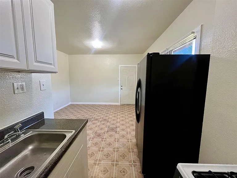 2705 Lorraine St #8 — Photo 10