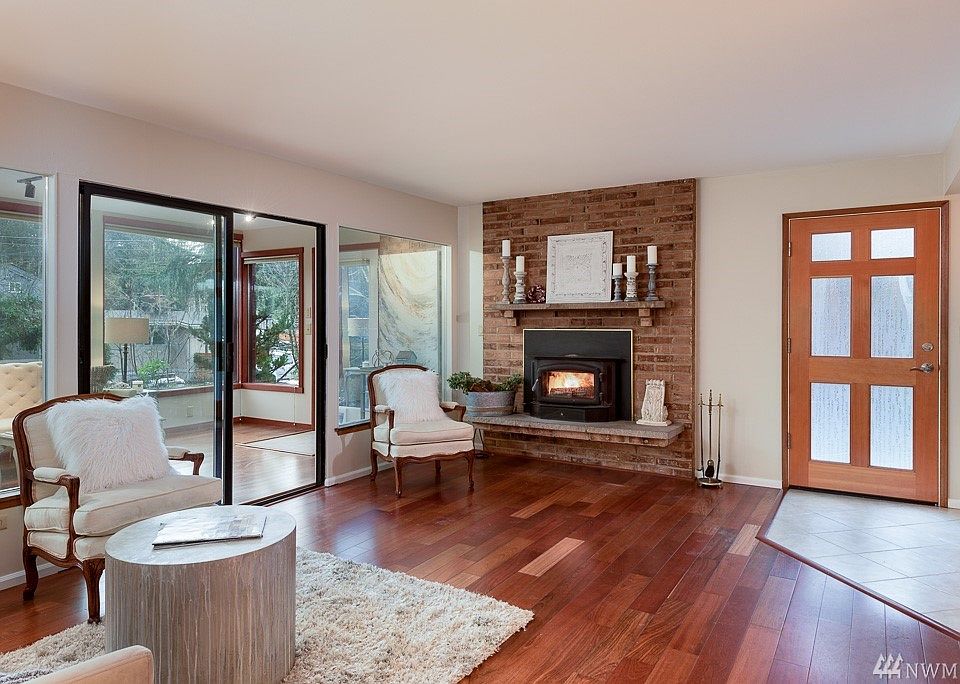 1st image of 12015 33rd Ave NE