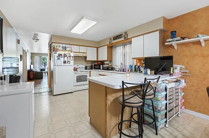 3 bed, 3120 sqft, $2,500 — Photo 3