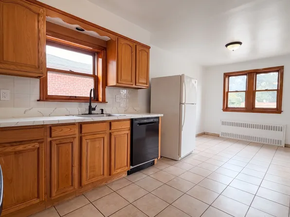 228 Battery Avenue image 1 of 9
