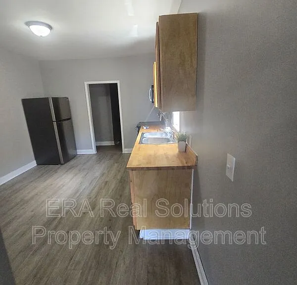 2368 S 5th St — Photo 4