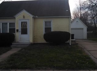 711 W Maple St, Champaign, IL 61820