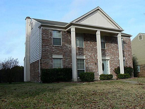 3rd image of 1317 E Miller Dr
