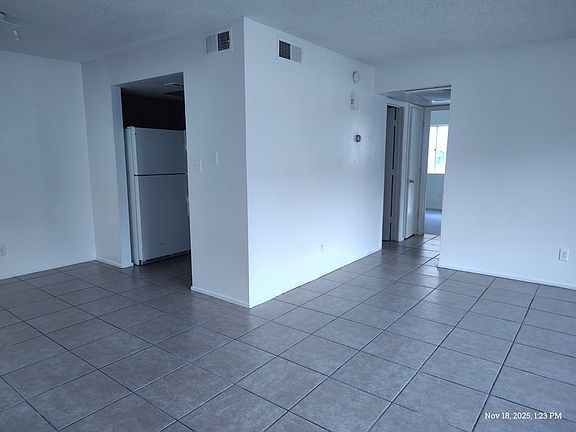 4th image of 700 W University Dr Unit 106