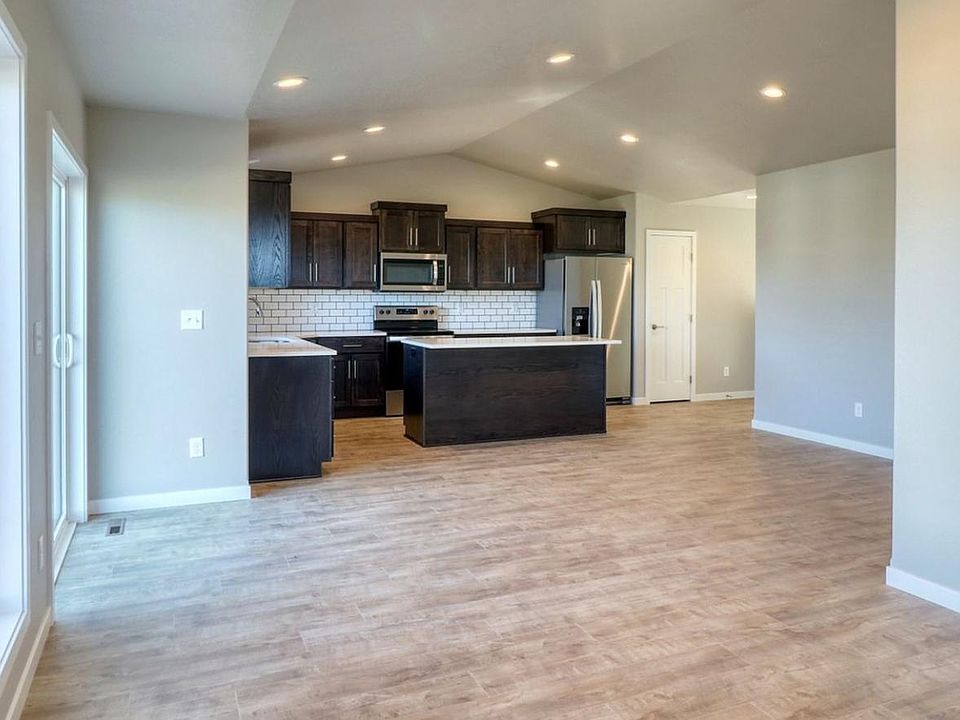 1st image of 3021 39th Ave S
