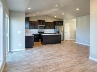 3021 39th Ave S, Moorhead, MN 56560