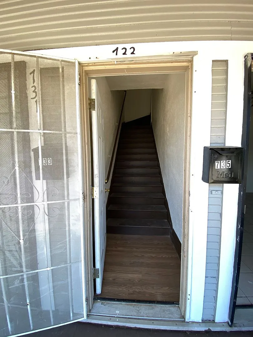 Two Bedroom Apartment in Downtown Stockton — Photo 3
