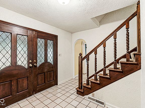 5th image of 296 Ironwood Ct