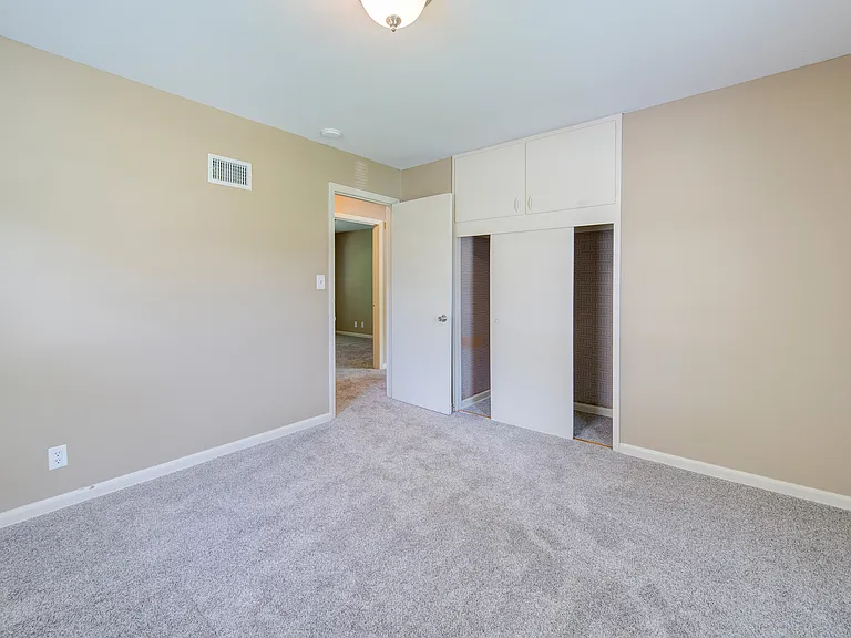 6604 N Campbell St — Photo 7