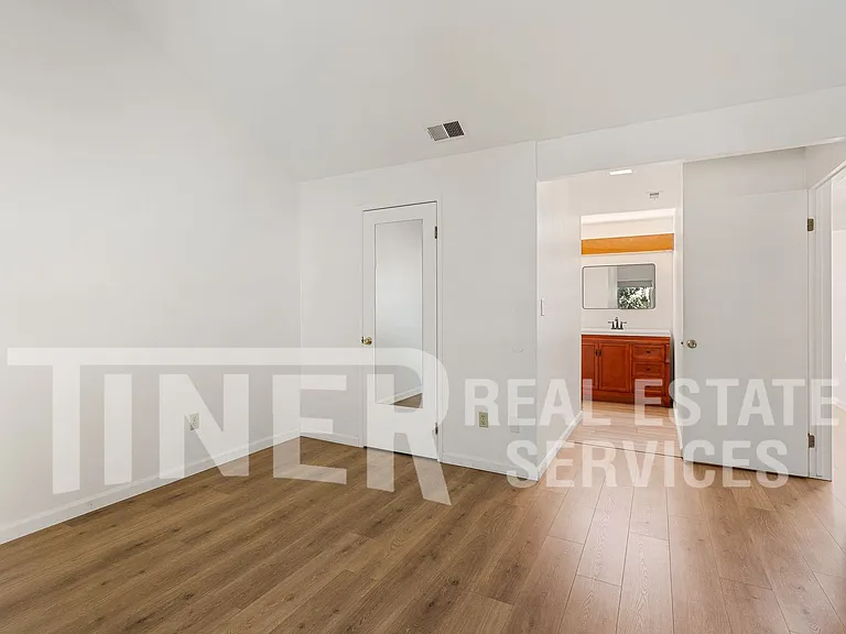 1533 Hood Rd #B — Photo 14