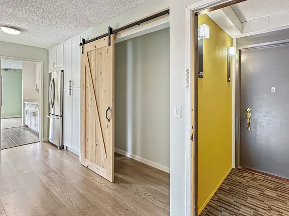 4 Commodore Dr Unit 325, Emeryville, CA 94608