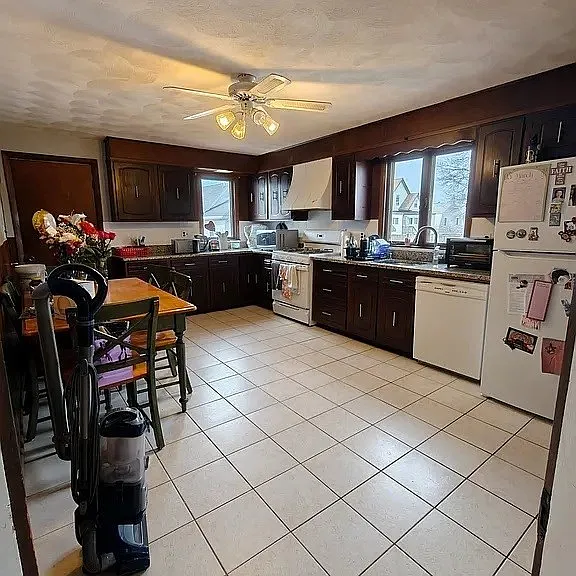 82 Grant Ave #2 — Photo 1