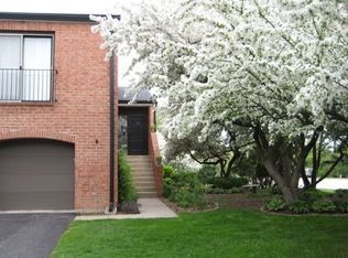 2S777 Jamestown Trl, Oak Brook, IL 60523