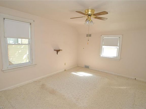 3rd image of 266 Melbourne Ave