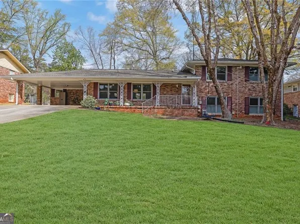 2476 Burnt Leaf Ln, Decatur, GA 30033