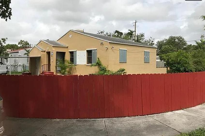 1st image of 1001 NW 42nd St